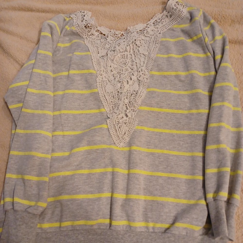 Sweatshirt